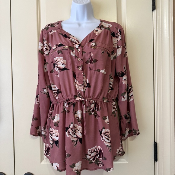 Justify Tops - Justify Blouse size Large
